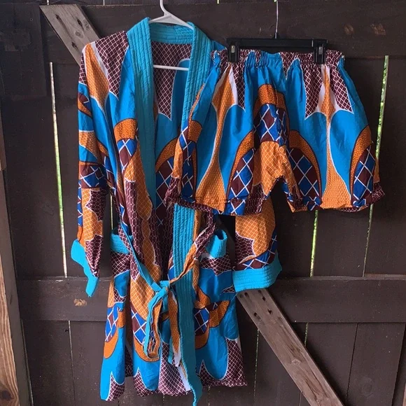 NFS/Gifted Vtg 70s Robe & Shorts Pajama Lounge Set Excellent Condition - Picture 2 of 10